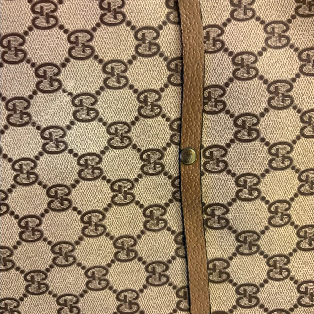 Vintage Gucci GG Supreme Canvas Garment Bag with Signature Red and Green Stripe. - Picture 8 of 16